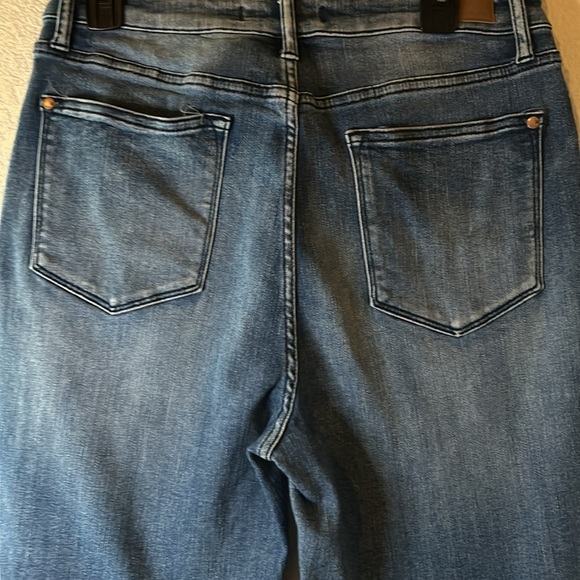 Judy Blue Jeans - Picture 5 of 10